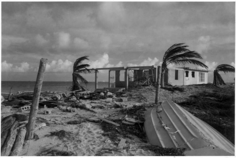 September 17, 1988 – Wind speeds up to 135 mph blow in with Hurricane Gilbert. As it makes landfall, the state is blanketed with as many as 29 related tornadoes. Central Texas, especially San Antonio, is hit with massive flooding. Photo: Getty Images