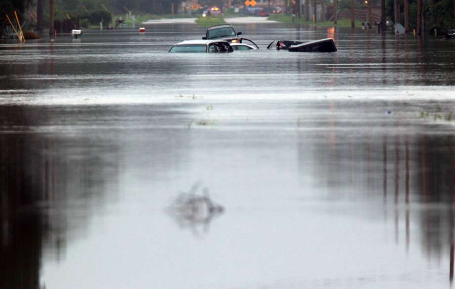 October 1994 – Hurricane Rosa stormed through Texas – this time from the Pacific, up through Mexico. Massive flooding was reported across the state. Twenty-two in the storms path were killed. Texas was left with $700 million in damages. Photo: Houston Chronicle File Photo