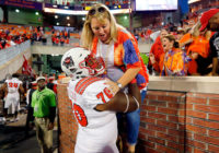 Miami Hurricanes QB N’Kosi Perry flashes money in video