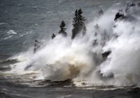 Spring snowstorm buries Midwest, tornadoes possible in South
