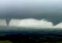 The Latest: Confirmed tornado spotted near Tulsa airport