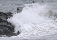 Nor'easter brings hurricane-force wind, causes power outages
