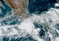 Season's 1st hurricane aims heavy hit at Mexico tourist zone